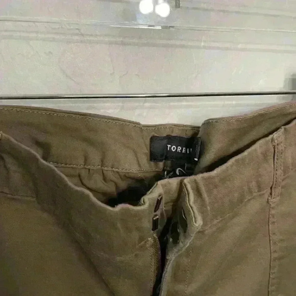 Torrid Set of 3 Cuffed Shorts 2 Green 1 Pink Size 22 - Picture 8 of 12